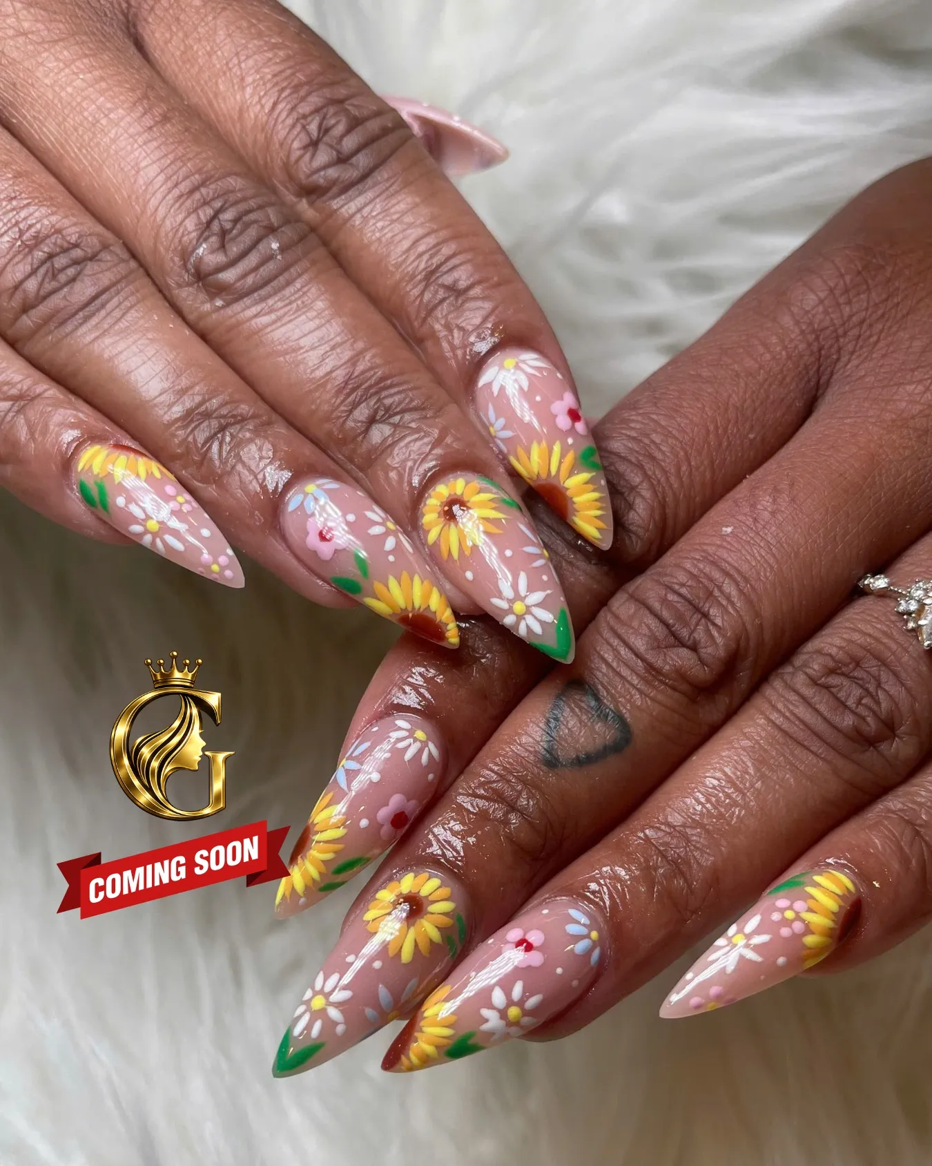 Gloss Nail Bar Close Up Artistry